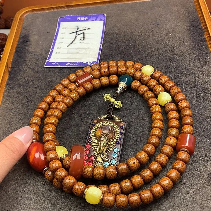 T***y吊坠星月菩提脖挂