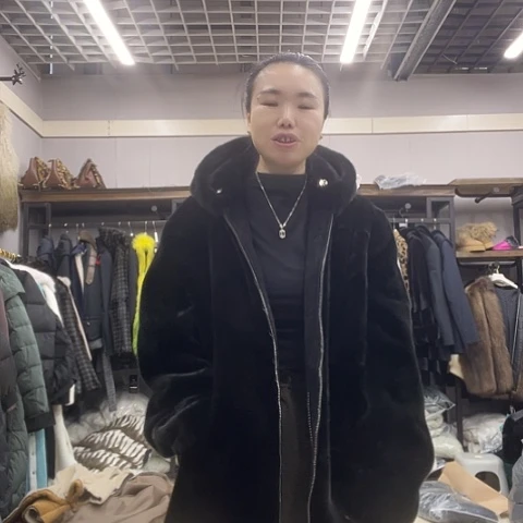 好看好看一点点好看的衣服