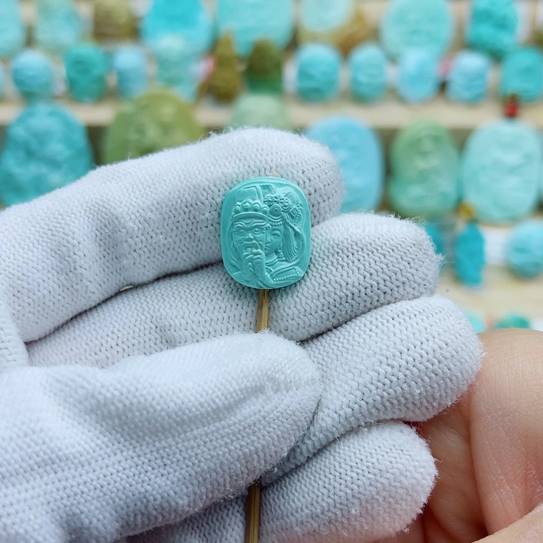 绿松石未镶嵌珠宝奇石