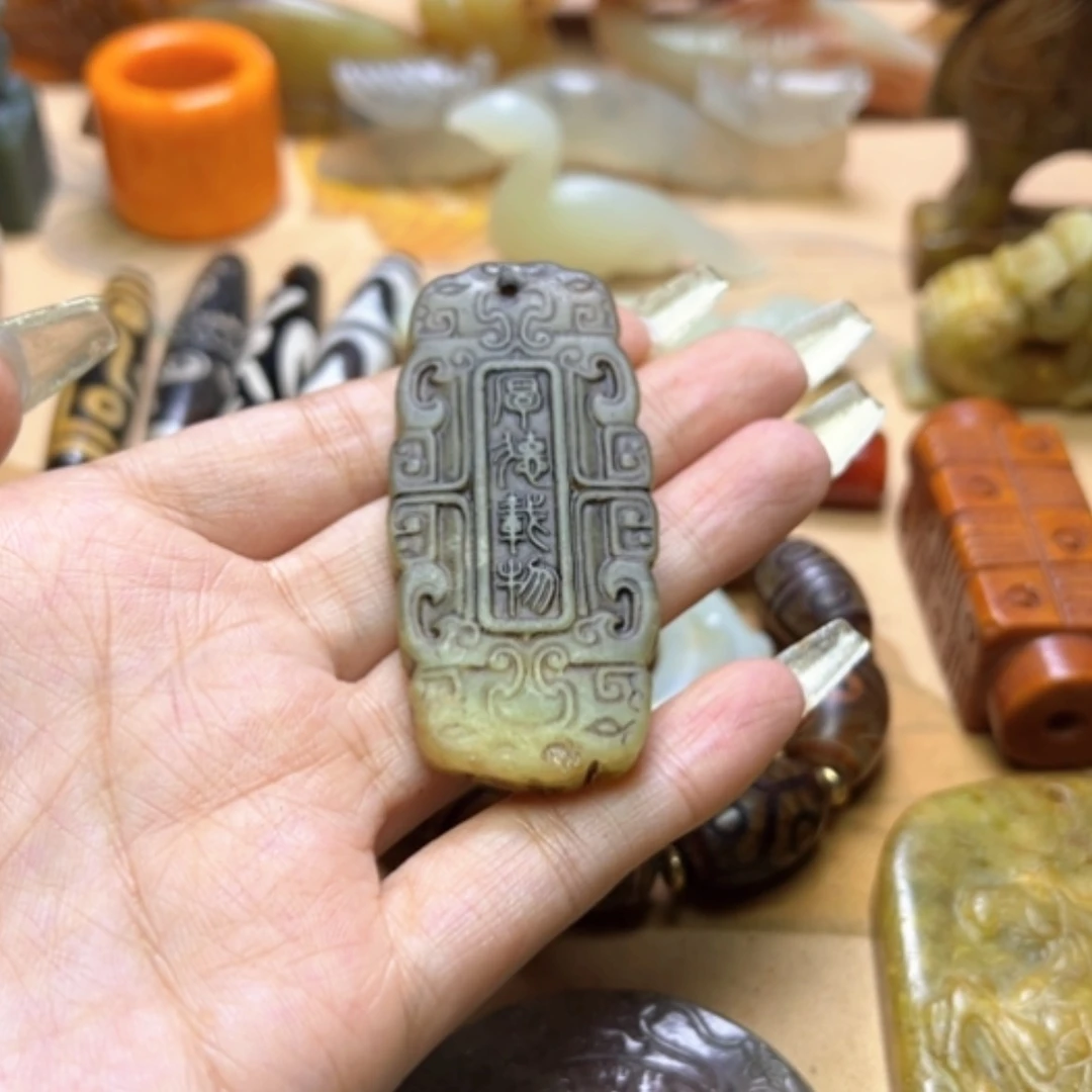【闪购商品】蛇纹石玉颈饰未镶嵌