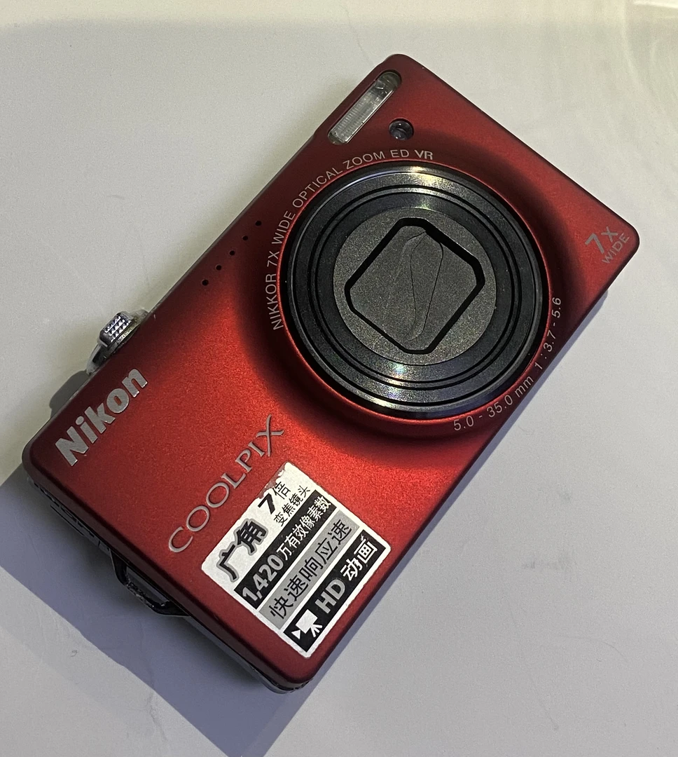 95新 Nikon/尼康 S6000、小长焦7倍.功能正常、配件齐全、出片超好看
