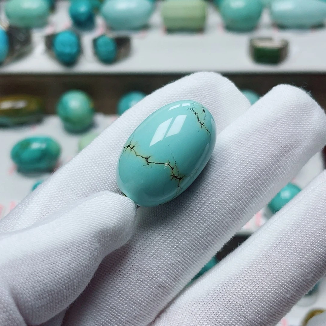 喜***人绿松石未镶嵌摆件