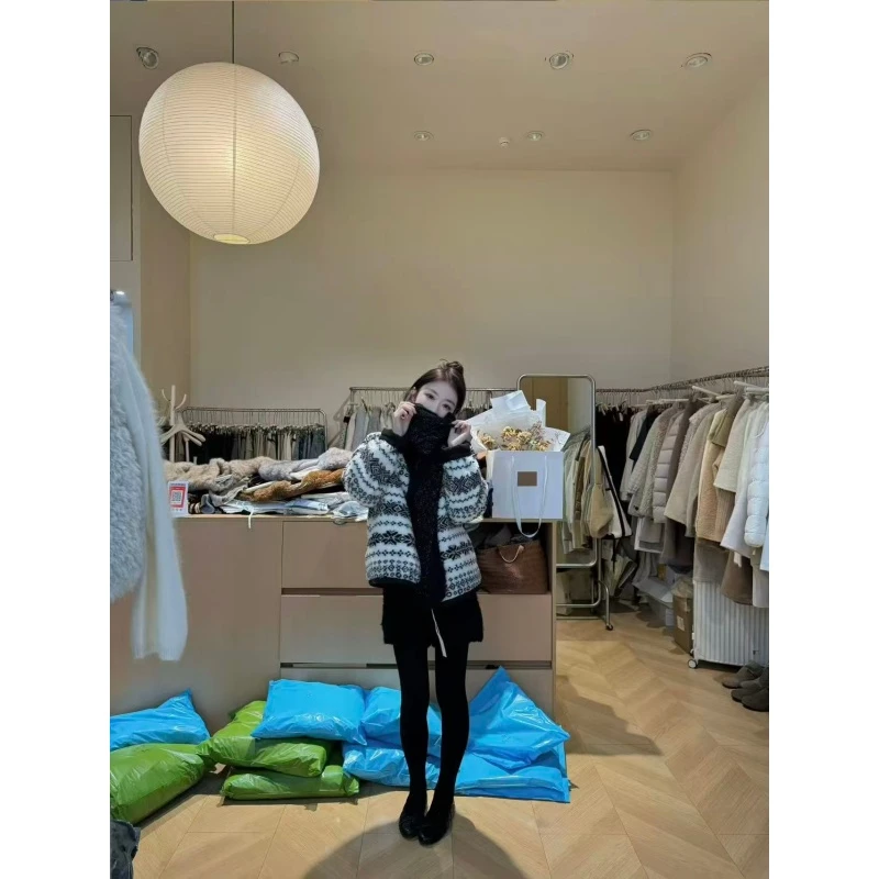 复古费尔岛提花撞色保暖毛毛外套女2025冬季新款休闲气质显瘦短裤