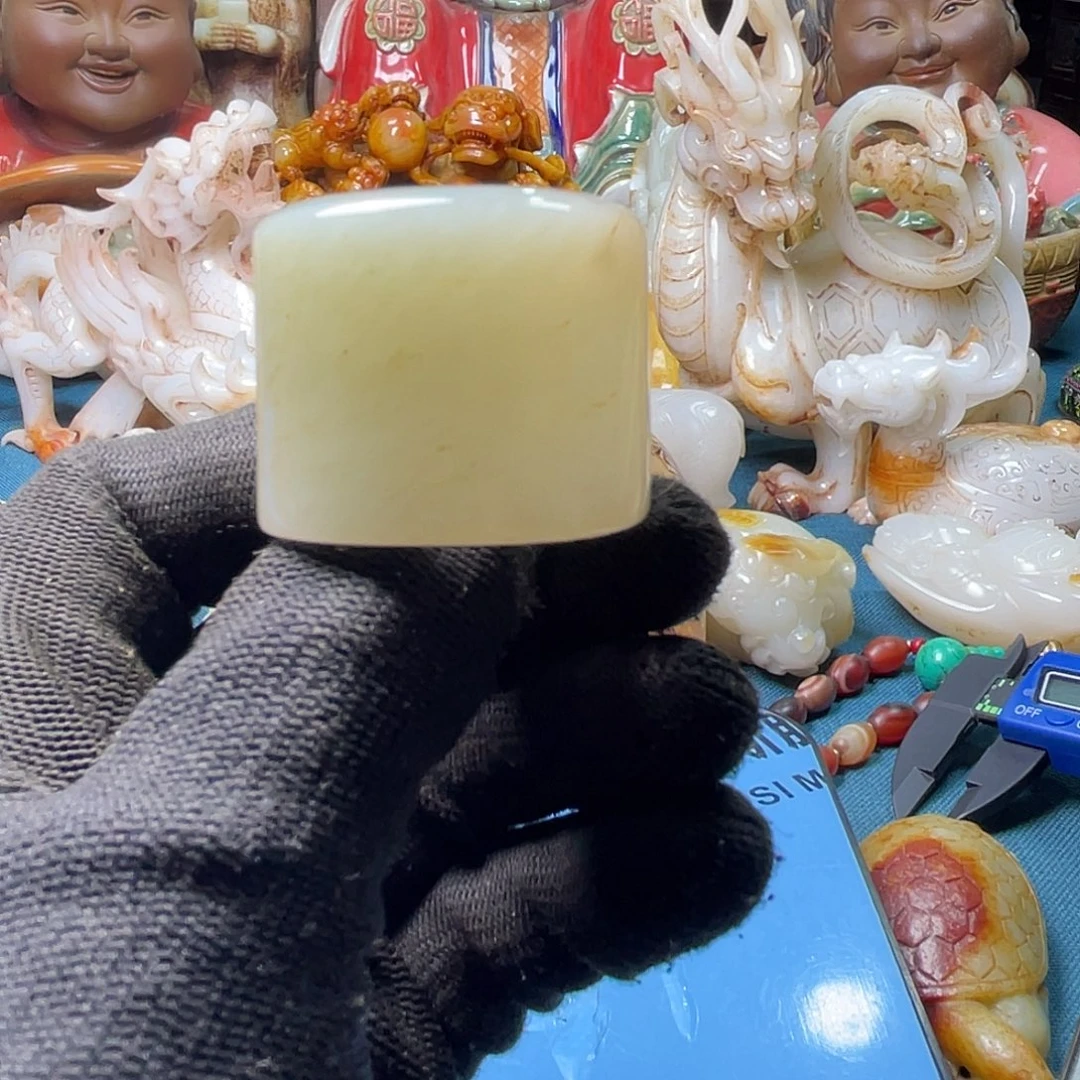 和田玉（糖玉）未镶嵌颈饰