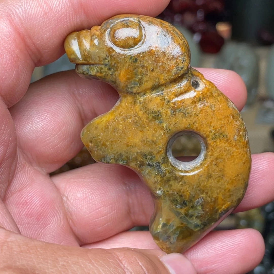 岫岩河磨玉（透闪石质玉）未镶嵌颈饰