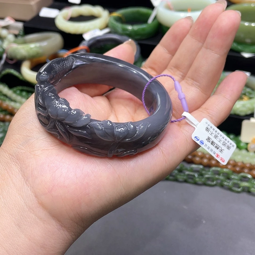 和田玉手镯56圈口8未镶嵌