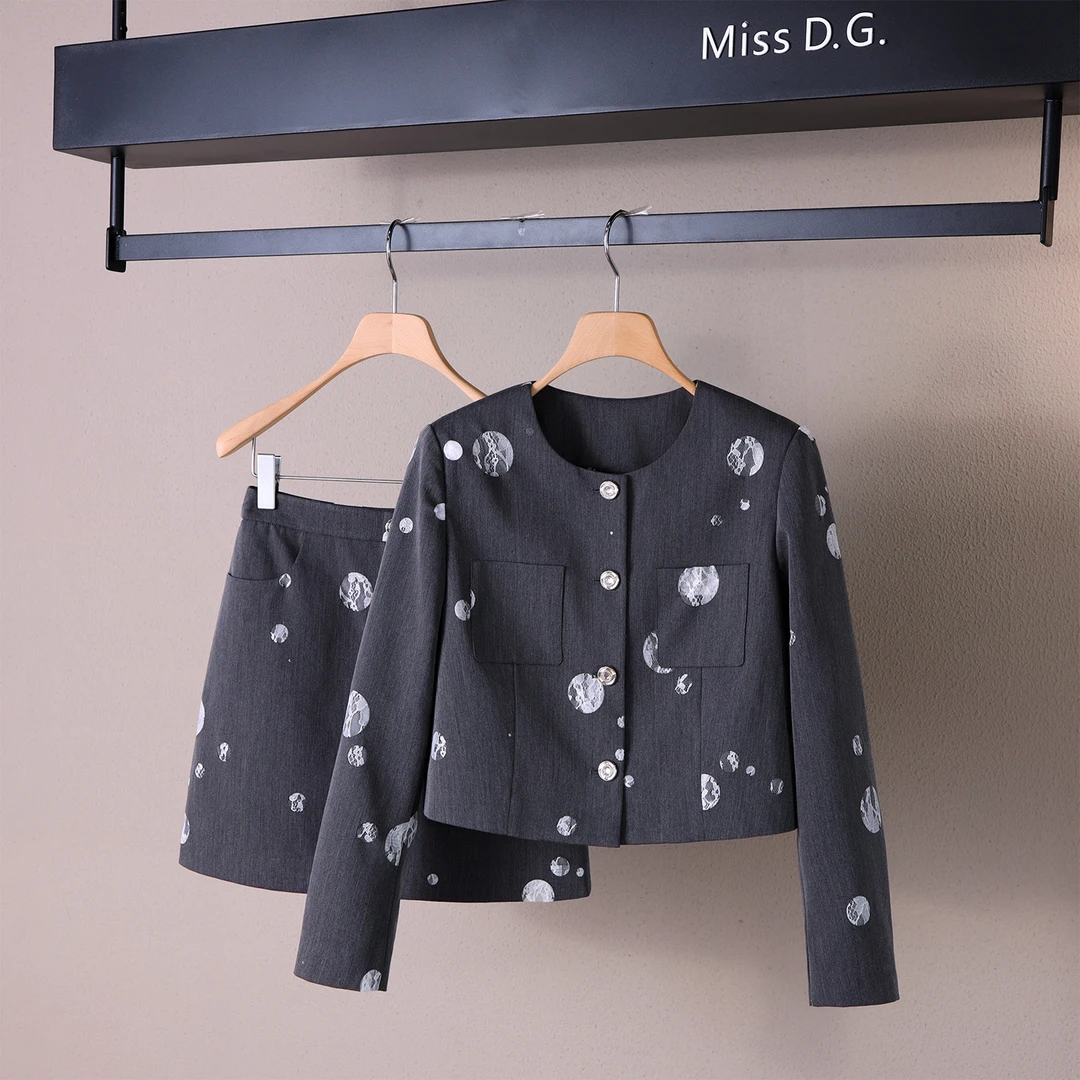 MissD.G.秋季新款气质小香长袖上衣短裙两件套套装XH-J260