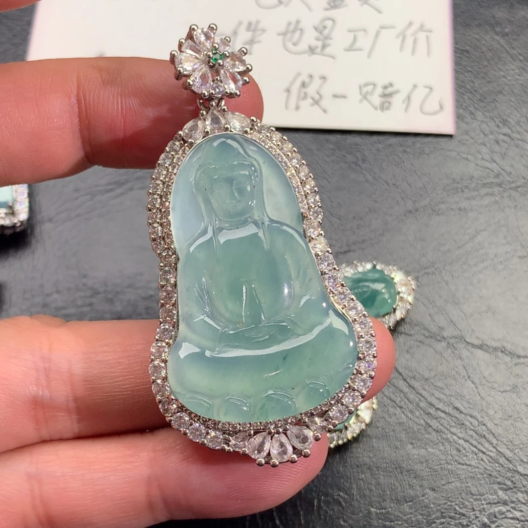 翡翠颈饰未镶嵌素衣