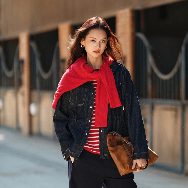 EP雅莹2026新款女装 通勤连帽抽绳收腰牛仔短外套J103A