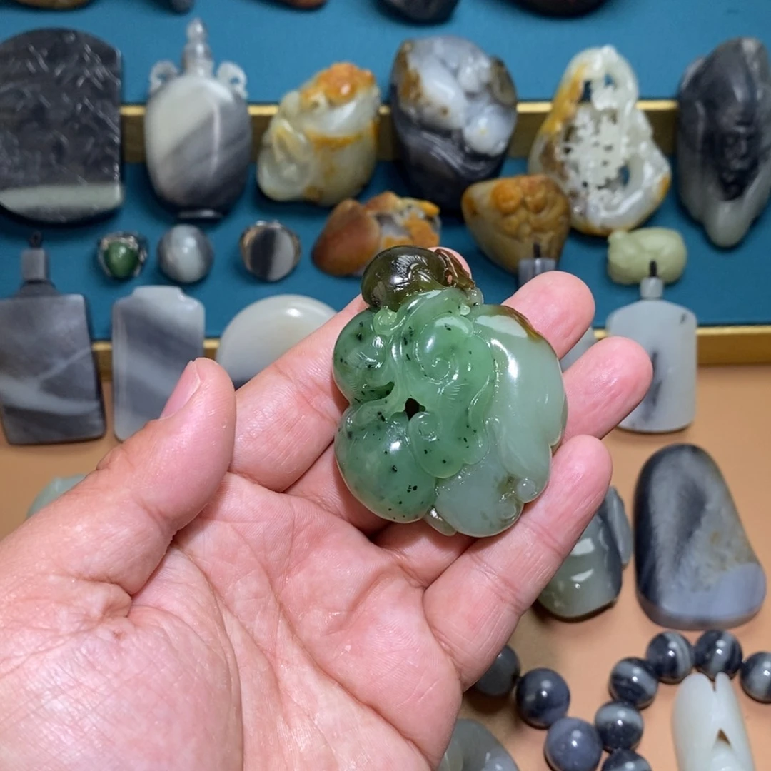 未镶嵌和田玉把件