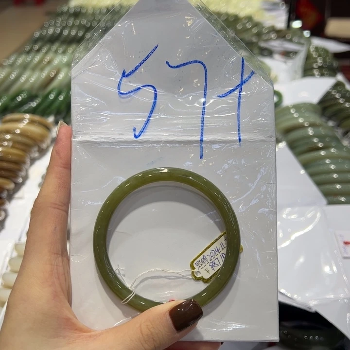 和田玉（糖玉）手镯未镶嵌