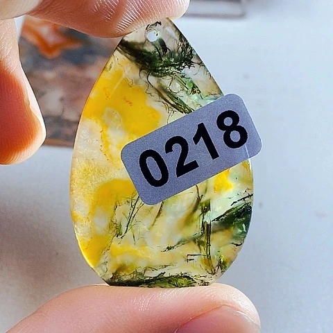 未镶嵌颈饰玛瑙/玉髓十*