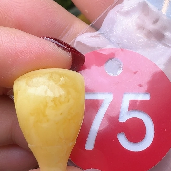 蜜蜡裸石未镶嵌划痕15.7m m