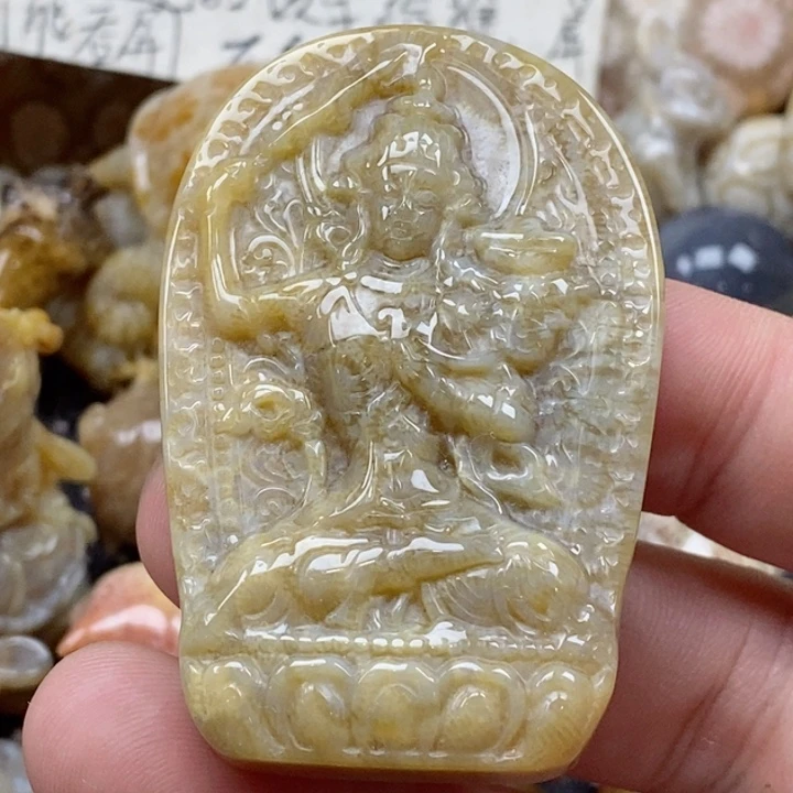 颈饰未镶嵌硅化珊瑚（珊瑚玉）