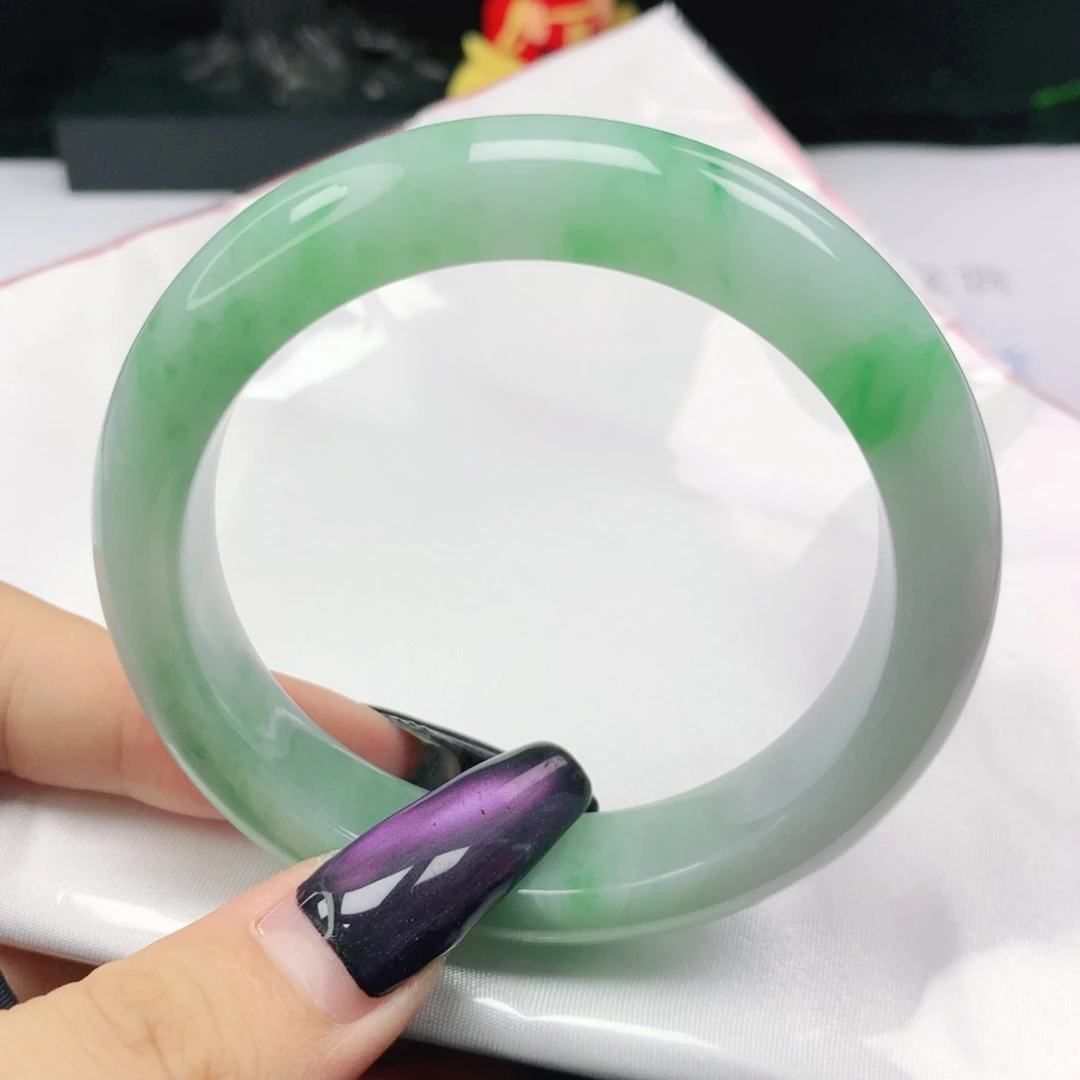 未镶嵌手镯翡翠翡翠56.3胶润细腻飘阳绿正圈