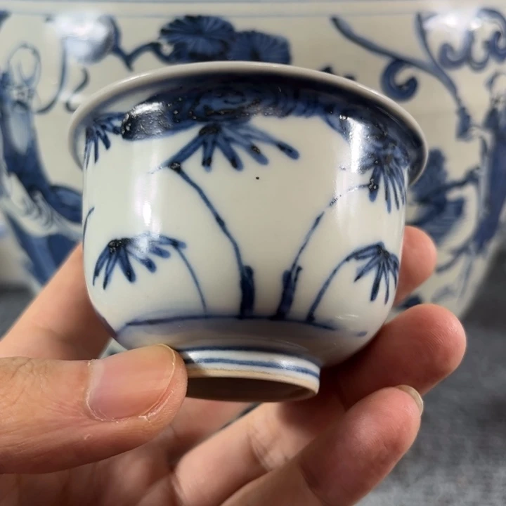 花***求摆件一个青花的小杯子