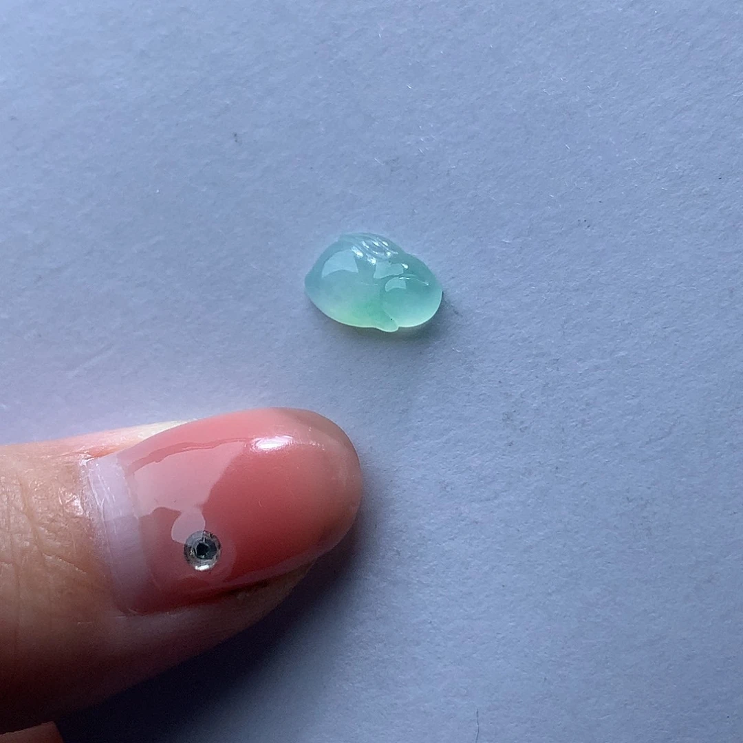 翡翠裸石翡翠冰绿兔子翡翠