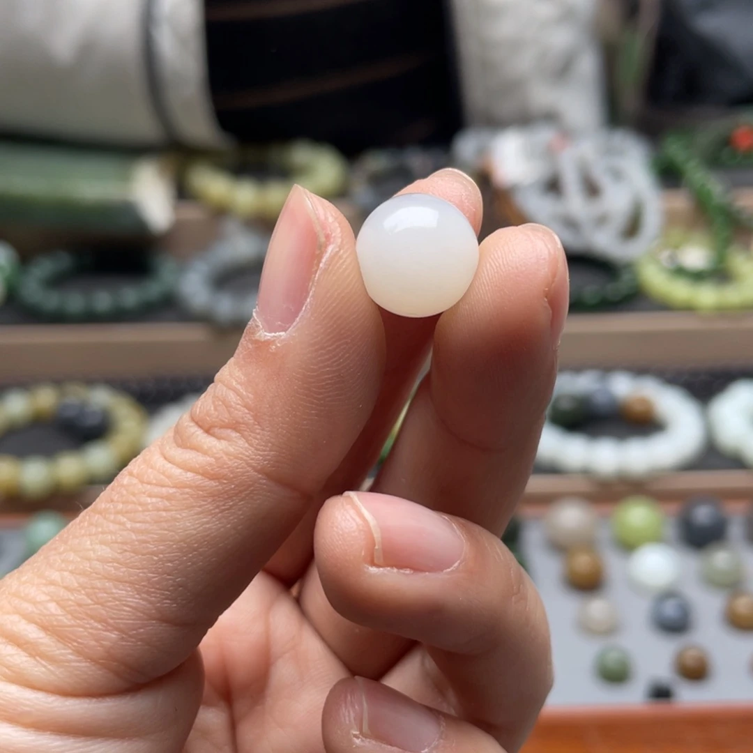 和田玉单珠12未镶嵌陳**?