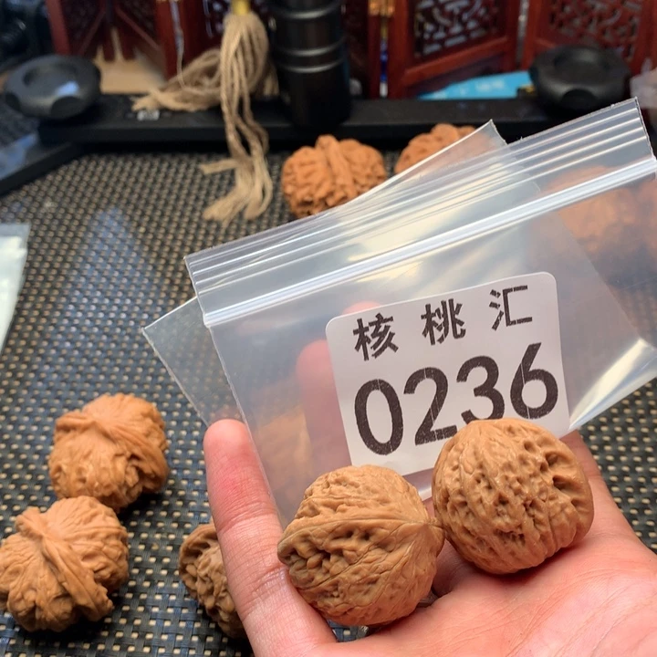 文玩核桃吊坠铁锤