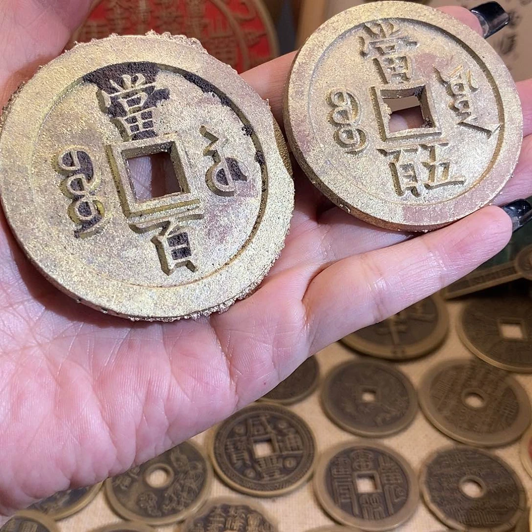 铜平**生现代翻砂工艺品