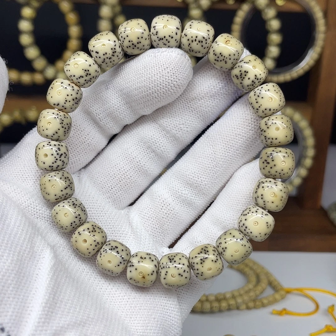 星月菩提手串10-9，灰包白大眼睛