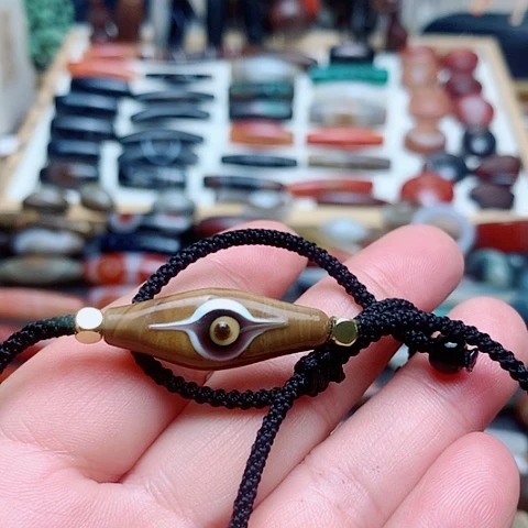 玛瑙/玉髓颈饰合金