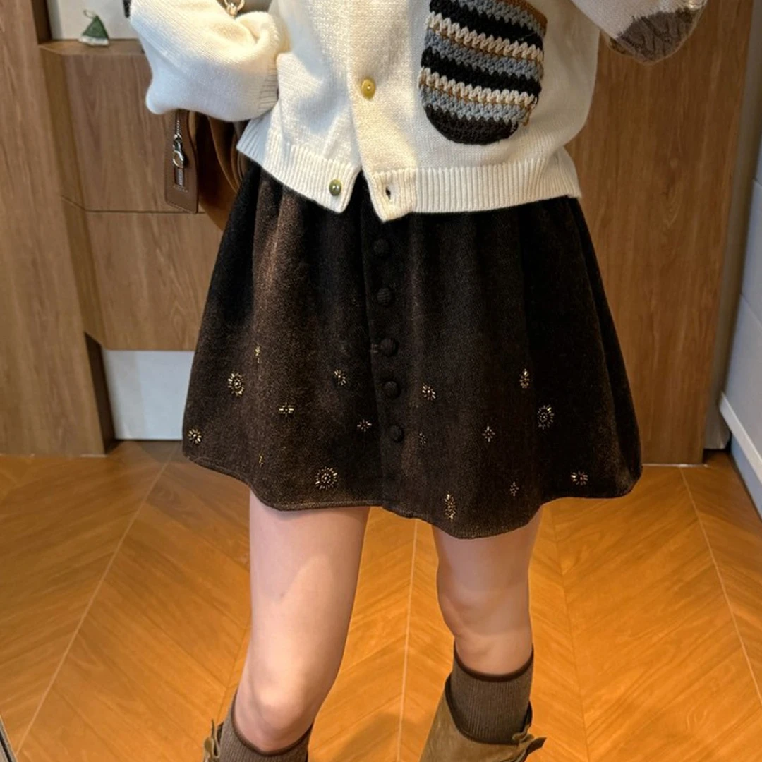 刺绣毛呢半身裙女2025秋冬新款小个子松紧腰显瘦绣花咖色字短裙