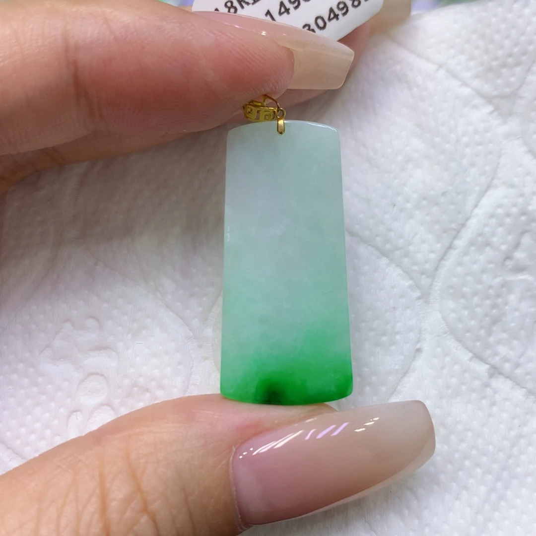 颈饰18K金镶嵌翡翠