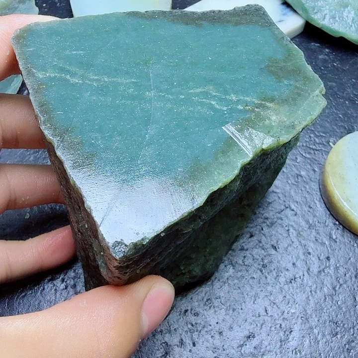 和田玉（糖玉）未镶嵌珠宝奇石