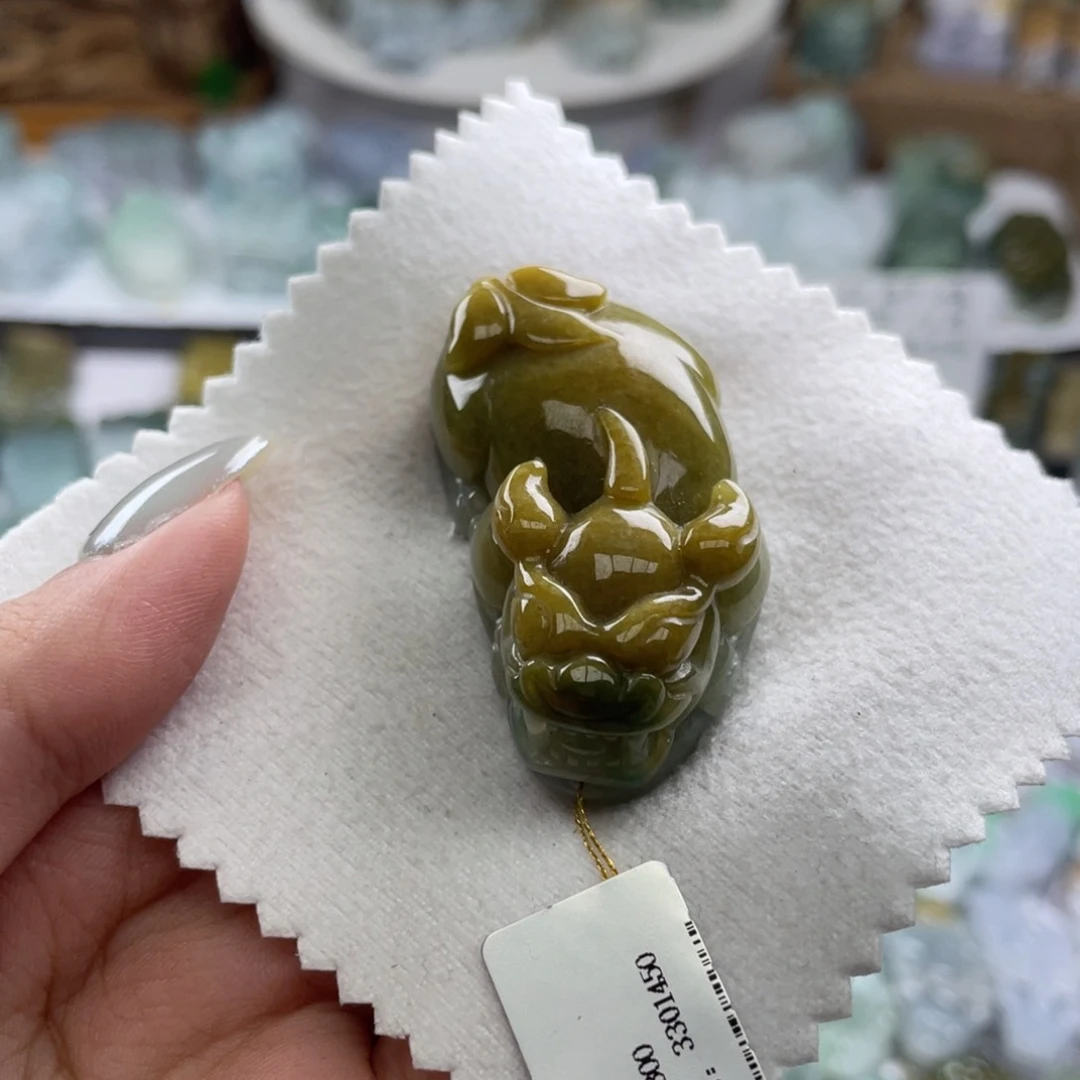 颈饰未镶嵌翡翠貔貅60