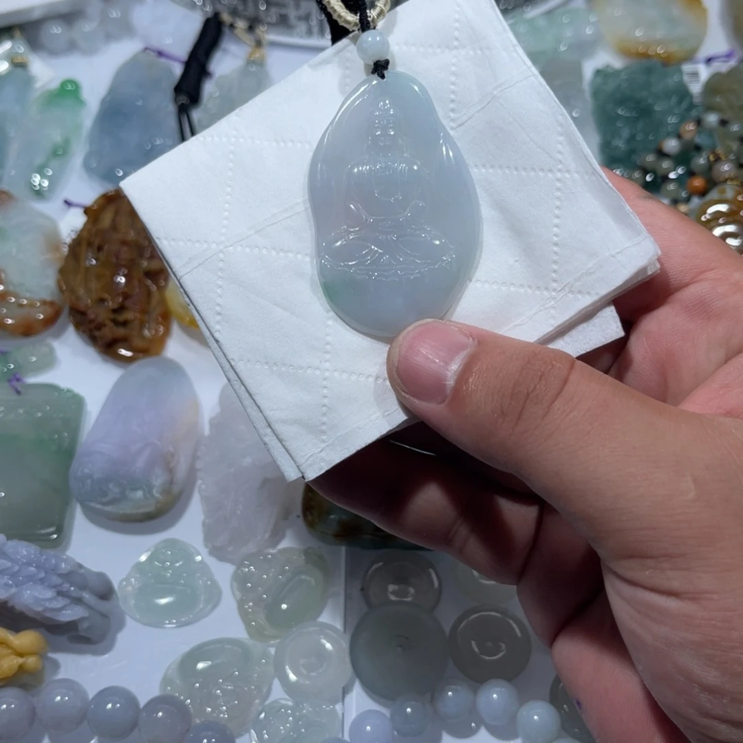 颈饰未镶嵌翡翠天然