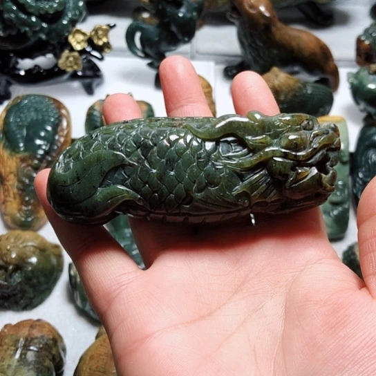 岫岩河磨玉（透闪石质玉）把件未镶嵌