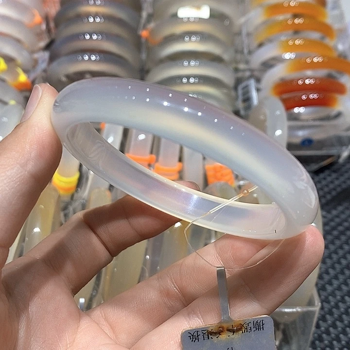 手镯玛瑙/玉髓未镶嵌