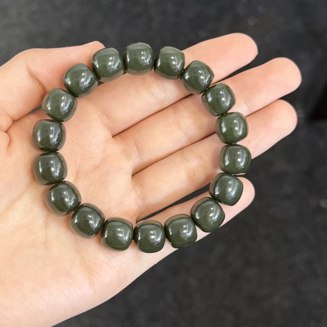 简约时尚和和田玉新疆沙枣青