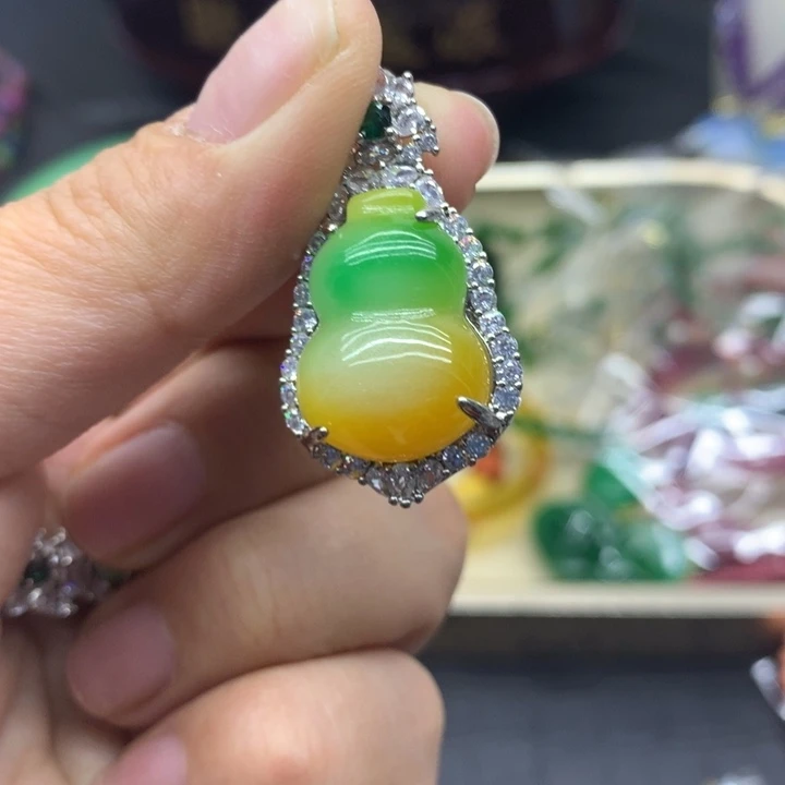 树脂制品吊坠尺寸