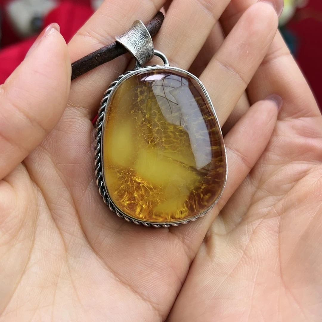 琥珀手镯未镶嵌吊坠