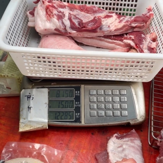 中国大陆30食用农产品木*散养在大山上的土猪肉