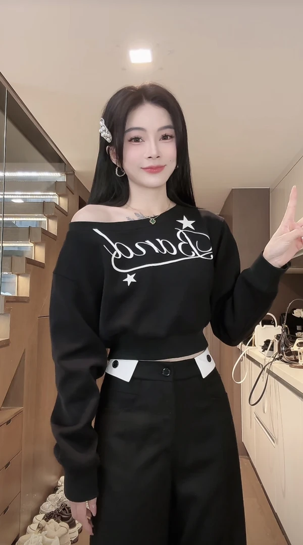 【磊磊】春季上新宽松斜肩露肩印花针织长袖卫衣#8877