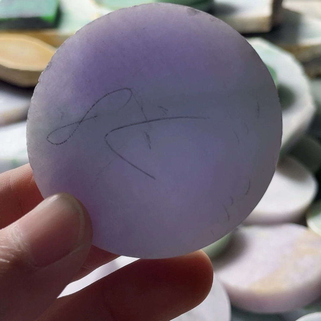 翡翠颈饰未镶嵌毛料52