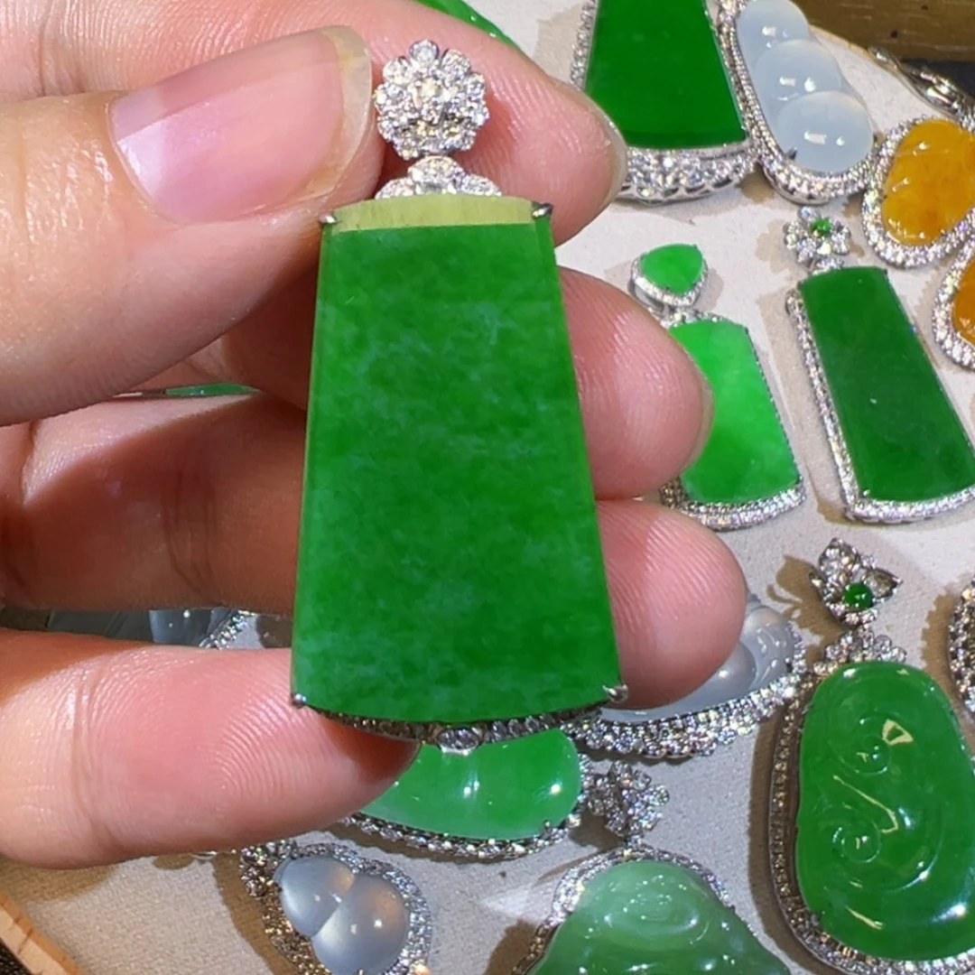 【闪购商品】翡翠18K金镶嵌颈饰缅甸翡翠