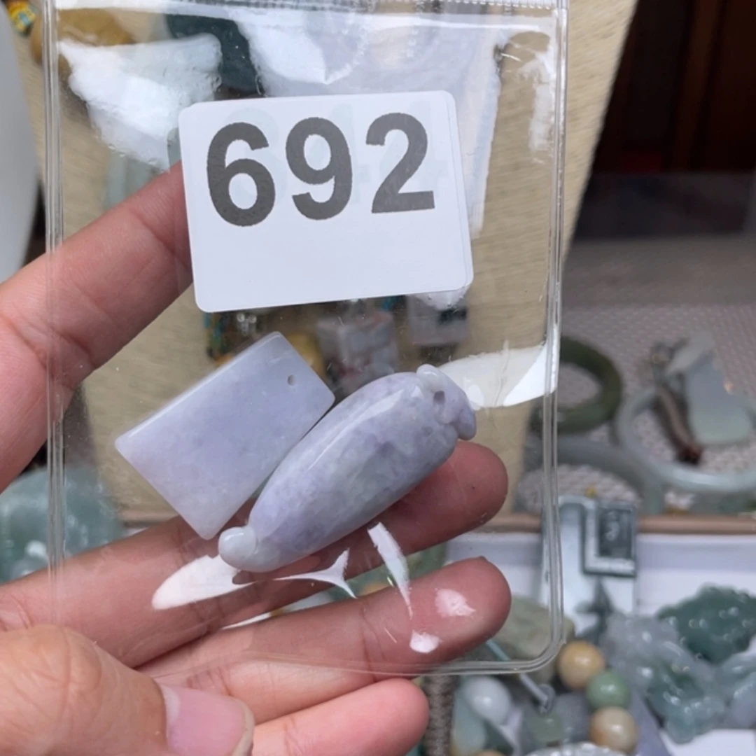 【闪购商品】翡翠颈饰未镶嵌福**羊翡翠