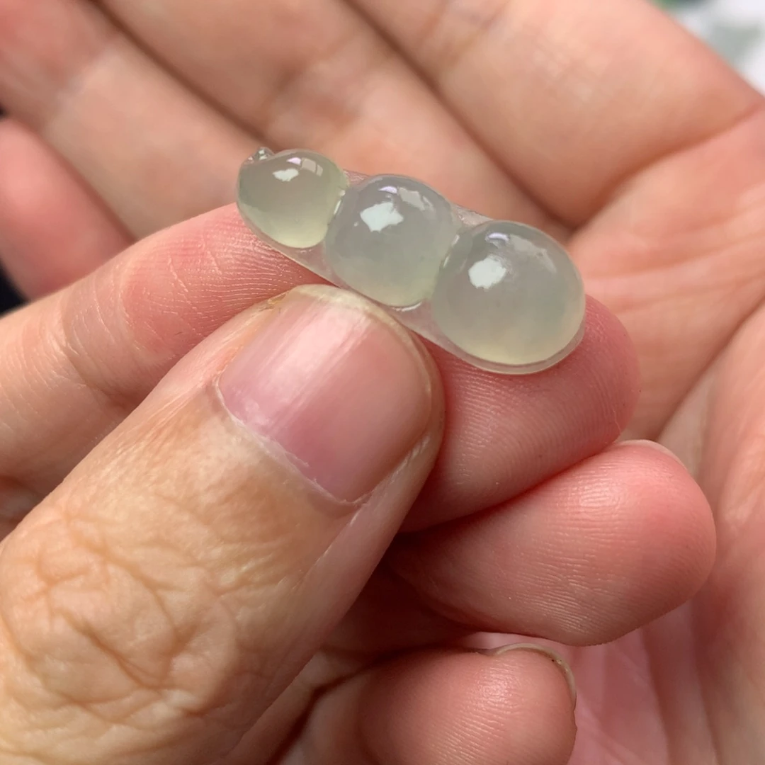 未镶嵌定制翡翠豆子