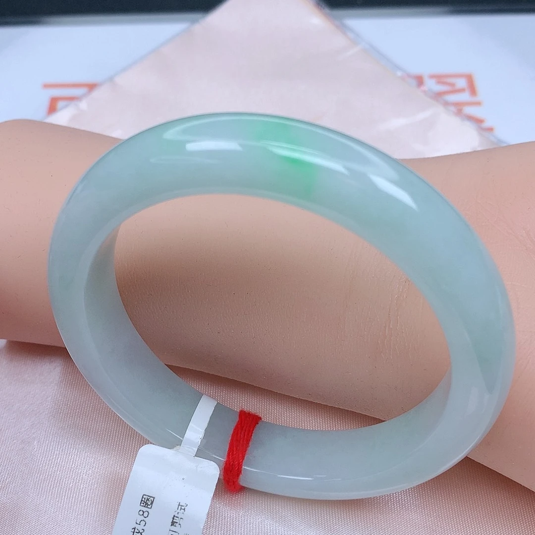 【闪购商品】未镶嵌手镯翡翠，58