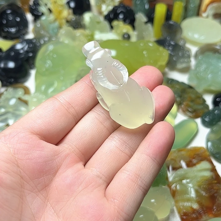 未镶嵌蛇纹石玉颈饰