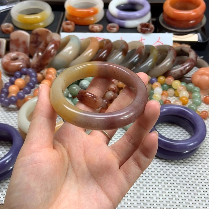 石英质玉未镶嵌手镯