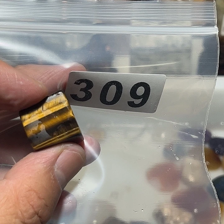 未镶嵌水晶大型摆件（非配饰）