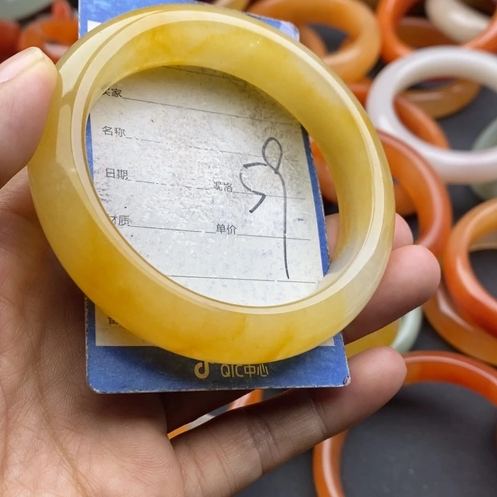 未镶嵌手镯石英质玉