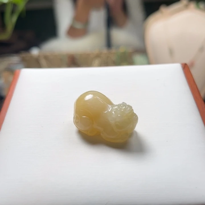 颈饰未镶嵌和田玉骑****墙