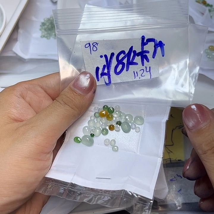 定制翡翠未镶嵌不