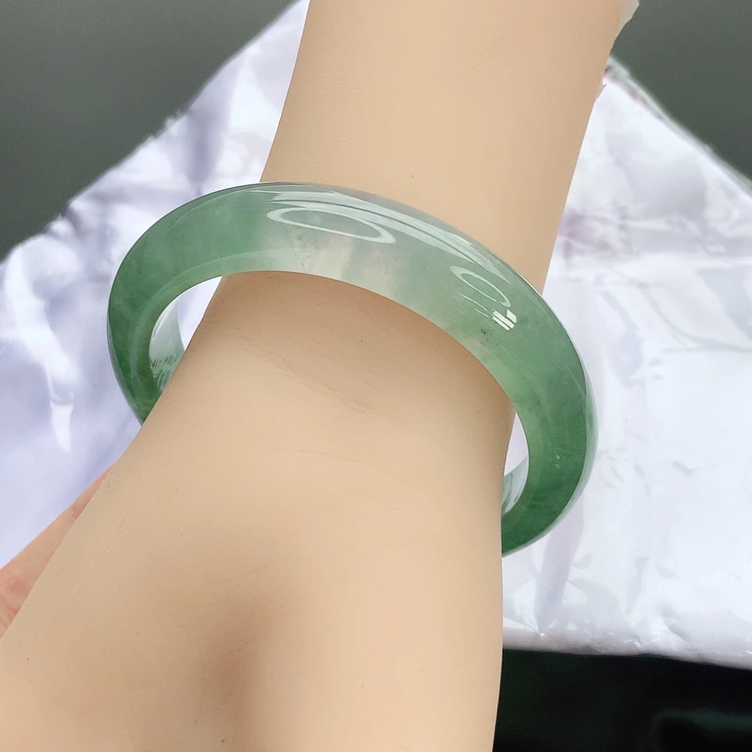 翡翠未镶嵌手镯56圈